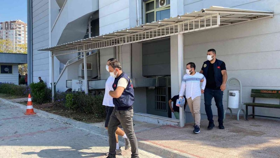 Mersin’de Pkk Operasyonunda Gözaltına Alınan Belediye Çalışanları Adliyeye Sevk Edildi