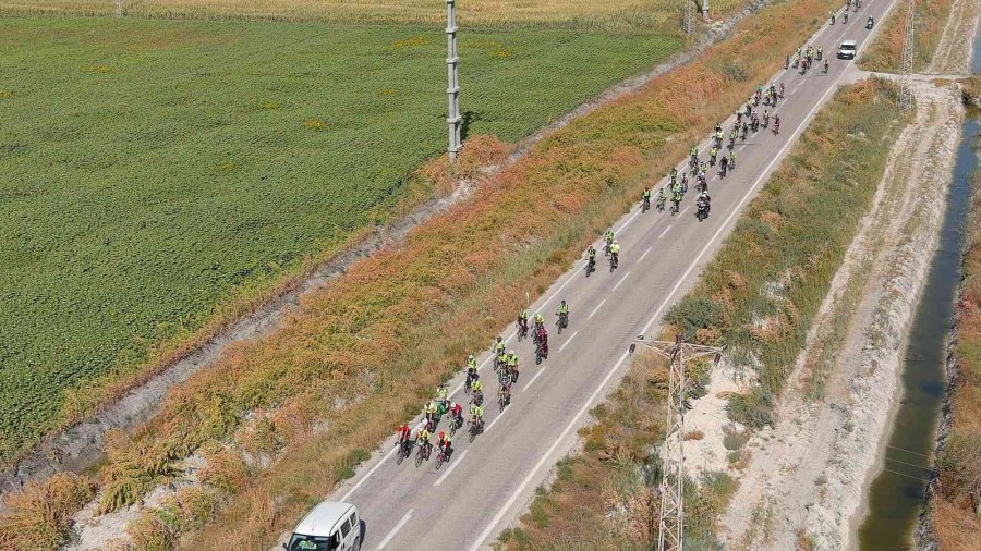 Konya’da Bisiklet Sürücüleri Tarihe Pedal Çevirdi