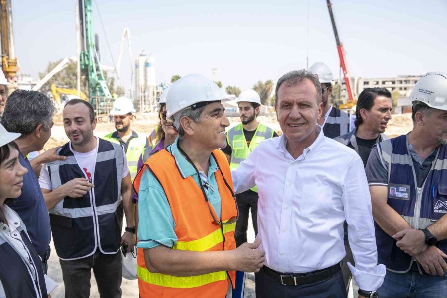 Başkan Seçer, Metro İnşaat Alanında İncelemelerde Bulundu