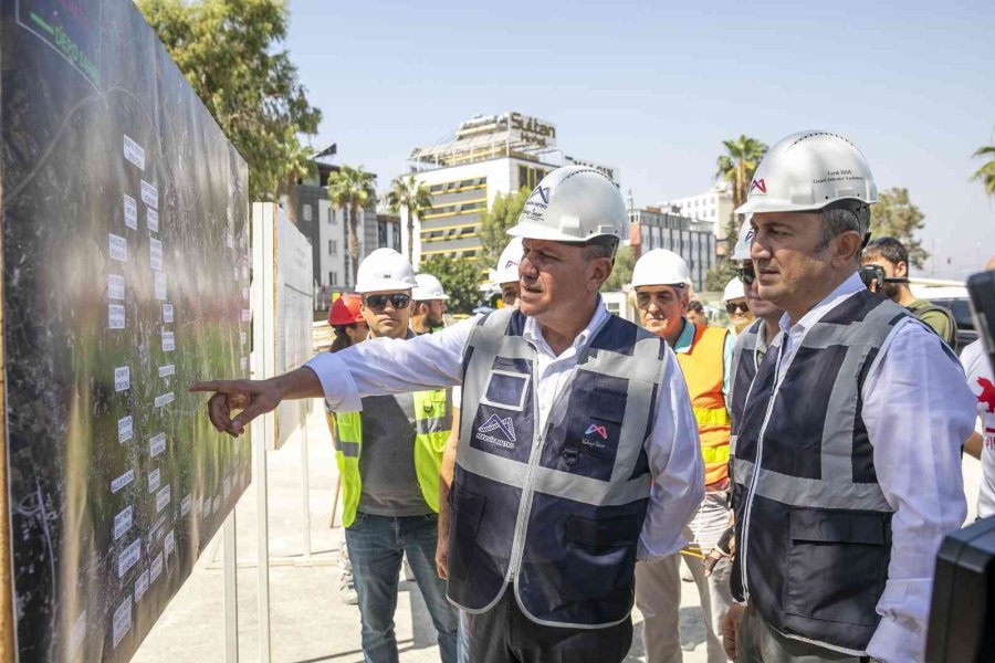 Başkan Seçer, Metro İnşaat Alanında İncelemelerde Bulundu