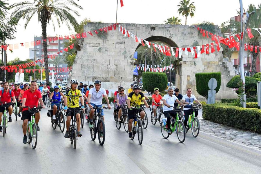 Tarsus’ta Bisiklet Turu Düzenlendi