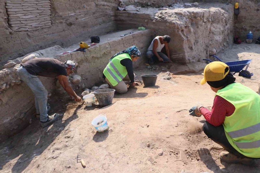 9 Bin Yıllık Höyükte Geçmişin İzleri Aranıyor