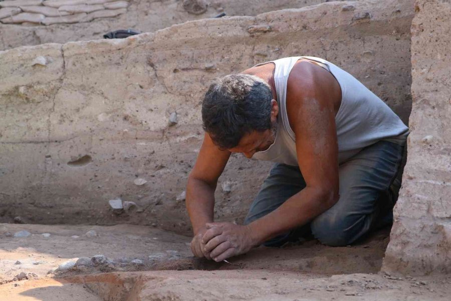 9 Bin Yıllık Höyükte Geçmişin İzleri Aranıyor