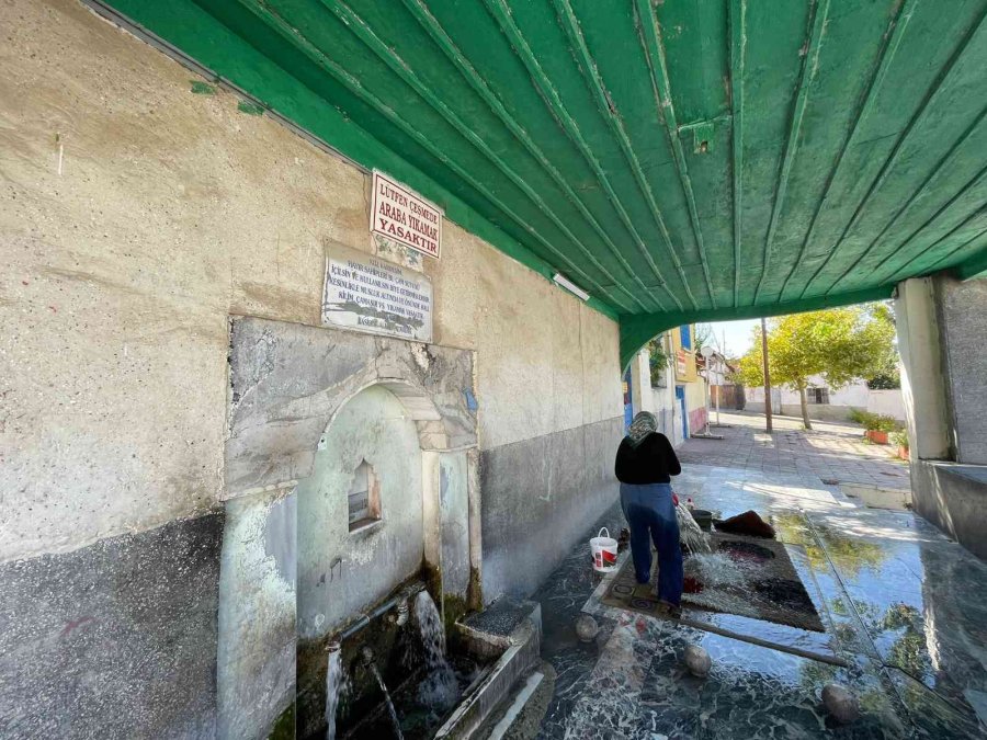 ‘halı Yıkanmaz’ İbaresinin Altında Halılarını Yıkadı