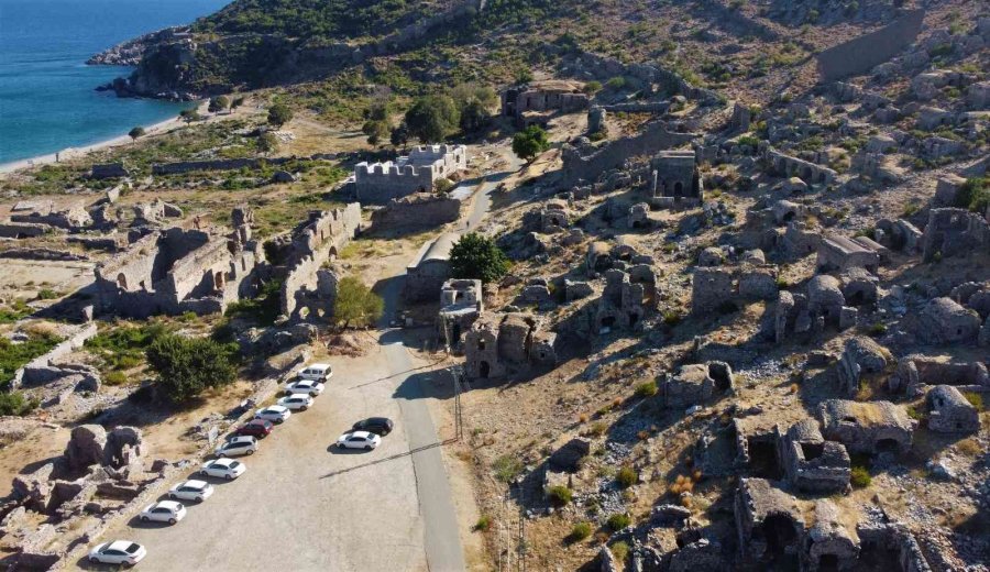 Antik Kentte Heyecanlandıran Keşif: Sütunlu Cadde Beklerken Biri Amforada 4 Bireyin İskeleti Ortaya Çıktı