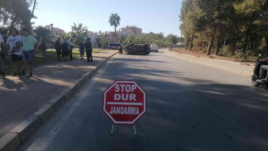 Hafif Ticari Araç Devrilerek Sürüklendi: 1 Yaralı