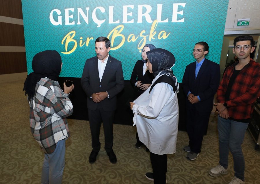 Karatay Belediyesi Kent Konseyi Üniversite Öğrencilerini Buluşturdu