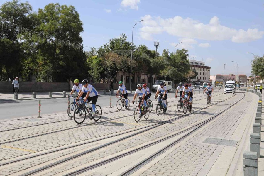 İstanbul’dan Konya’ya Pedal Çevirdiler