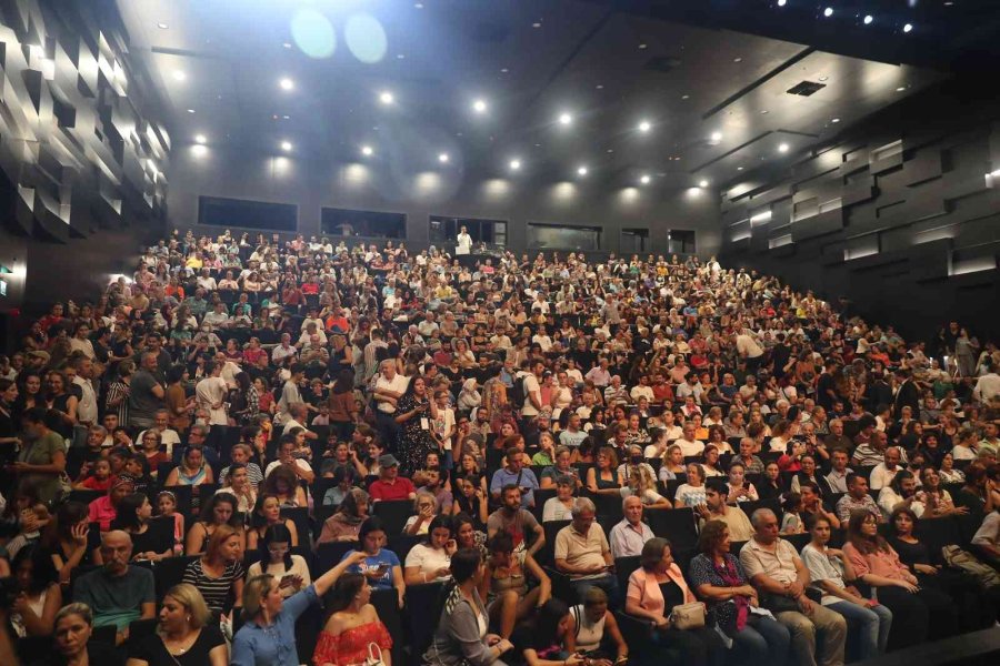 Antalya Şehir Tiyatroları’nın Doğu Garajı Sahnesi Açıldı