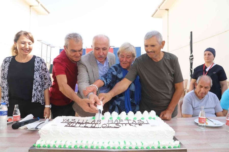 Başkan Gültak, Yaş Almış Vatandaşlarla Bir Araya Geldi