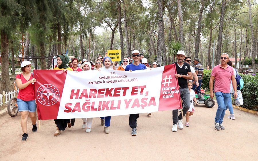 Dünya Yürüyüş Gününde Yürüyüş Etkinliği Düzenledi