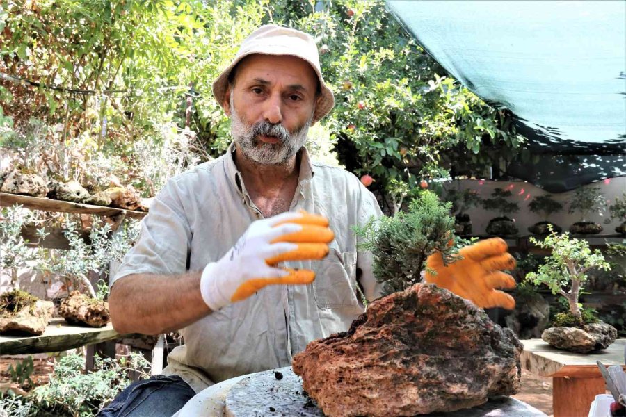 Ekmeğini Herkesin Basıp Geçtiği Taşları İşleyerek Kazanıyor