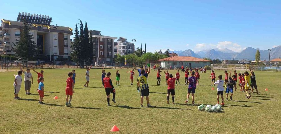 Döşemealtı’nda Geleceğin Sporcuları Yetişiyor