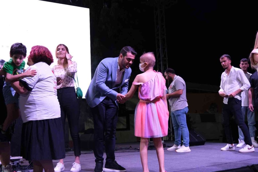 Akdeniz Rap Festivali’nde Sanatçılar Özel Bireyler İçin Sahne Aldı