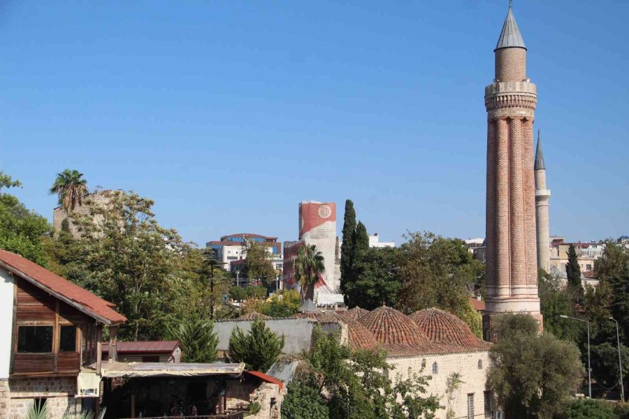 Tarihi Saat Kulesi, 80 Yıl Sonra Kubbesine Kavuşuyor