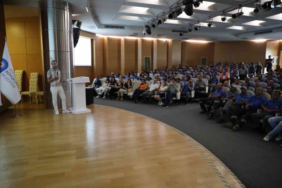 Büyükşehir’in Personel Eğitimleri Devam Ediyor