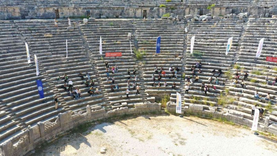 Perge Antik Kenti’nde Satranç Şenliği