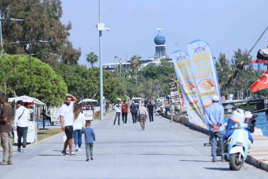 Mersinliler Güneşli Havanın Keyfini Çıkardı