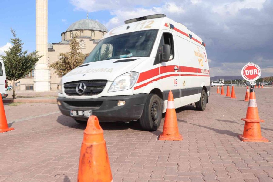 Aksaray’da 112 Ekibine Ambulans Sürüş Eğitimi Verildi