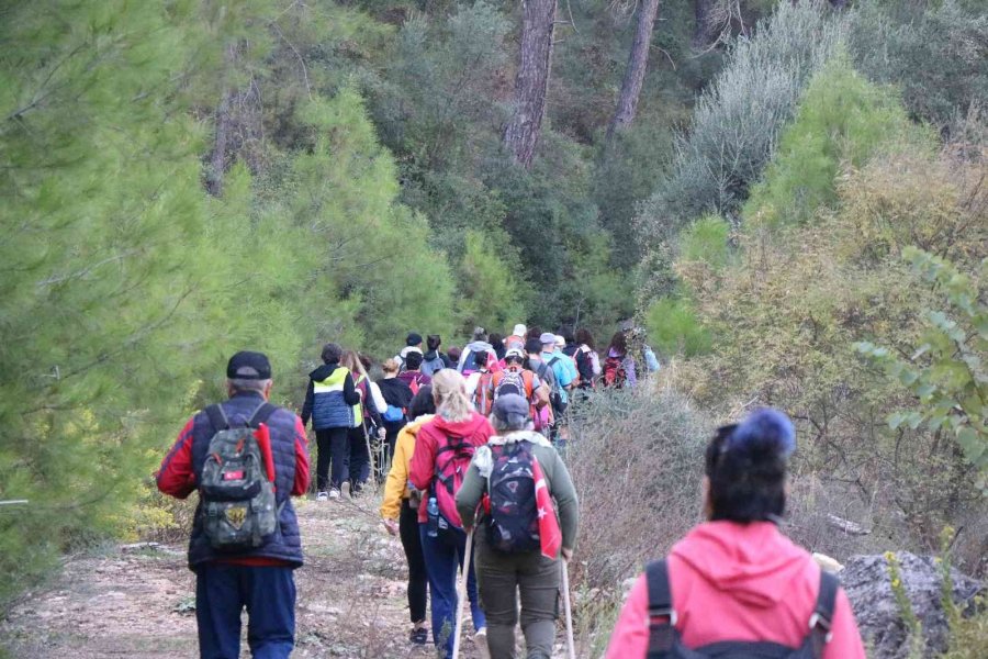 Tünektepe “cumhuriyet Yolu’nda” Doğa Yürüyüşü