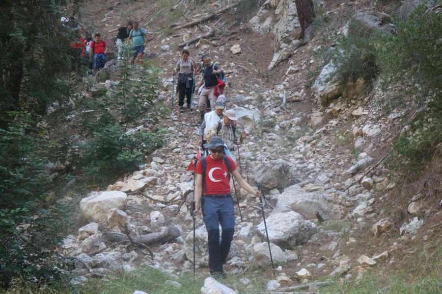 Tünektepe “cumhuriyet Yolu’nda” Doğa Yürüyüşü