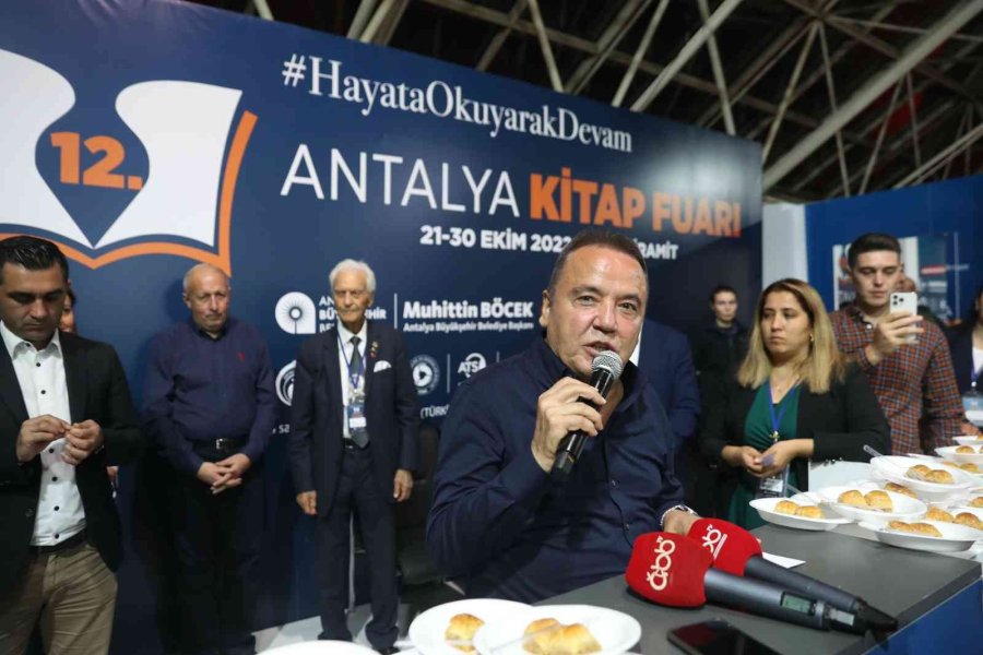 12. Antalya Kitap Fuarını 1 Milyon 9 Bin 678 Kişi Ziyaret Etti