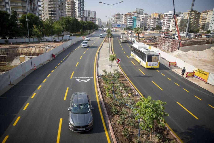 Mersin’de 2. Çevre Yolu Üzeri Trafiğe Açıldı