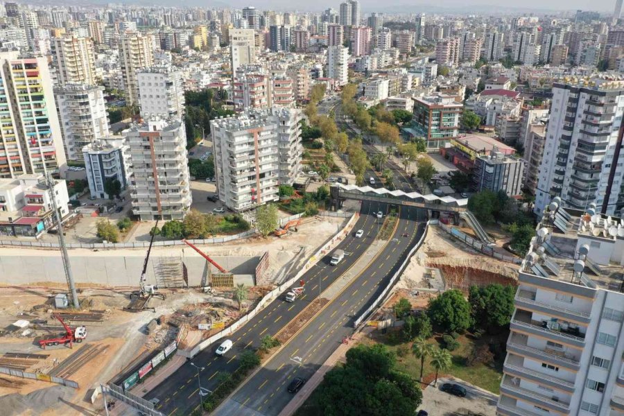 Mersin’de 2. Çevre Yolu Üzeri Trafiğe Açıldı