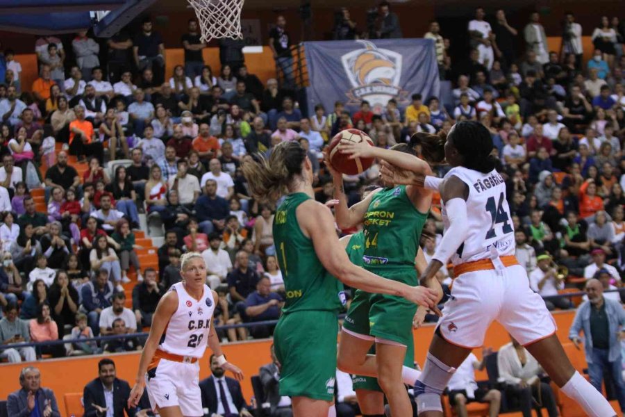 Çukurova Basketbol, Evinde Mağlup Oldu