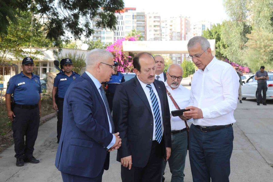 Vali Pehlivan Mezitli Belediye Başkanı Tarhan İle Bir Araya Geldi