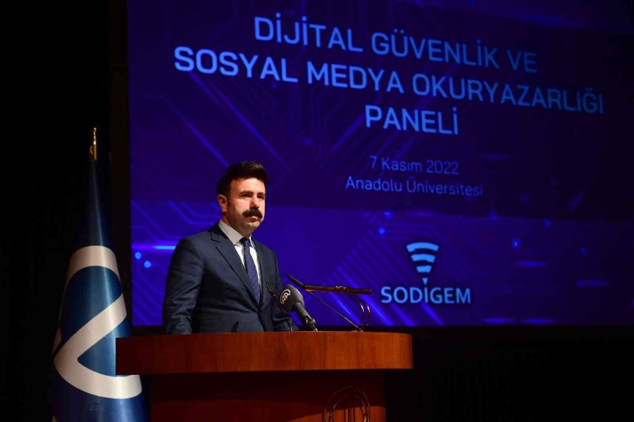 “dijital Güvenlik Ve Sosyal Medya Okuryazarlığı” Paneli