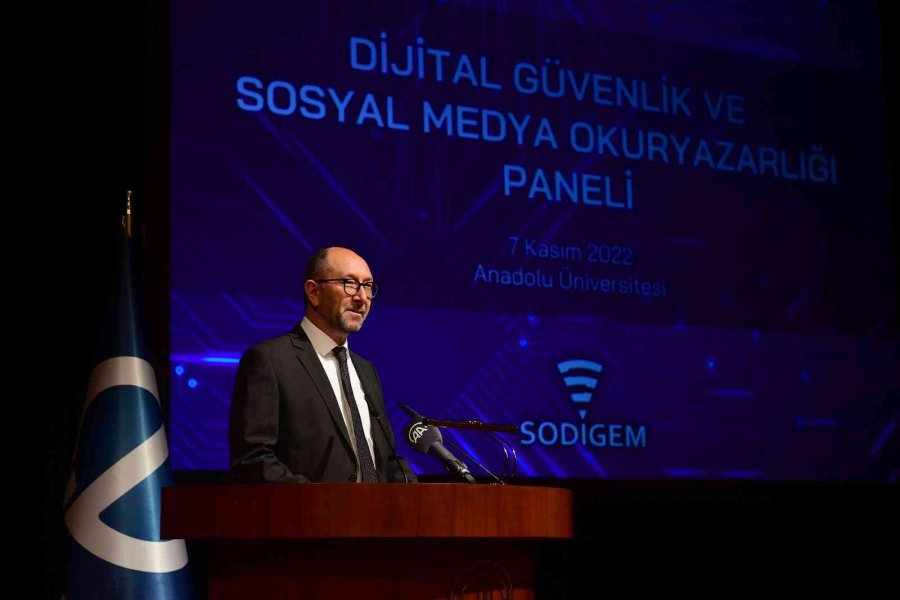 “dijital Güvenlik Ve Sosyal Medya Okuryazarlığı” Paneli