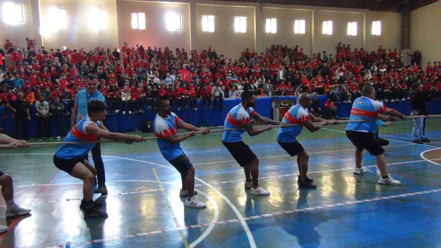 Uluslararası Halat Çekme Şampiyonası Silifke’de Yapıldı