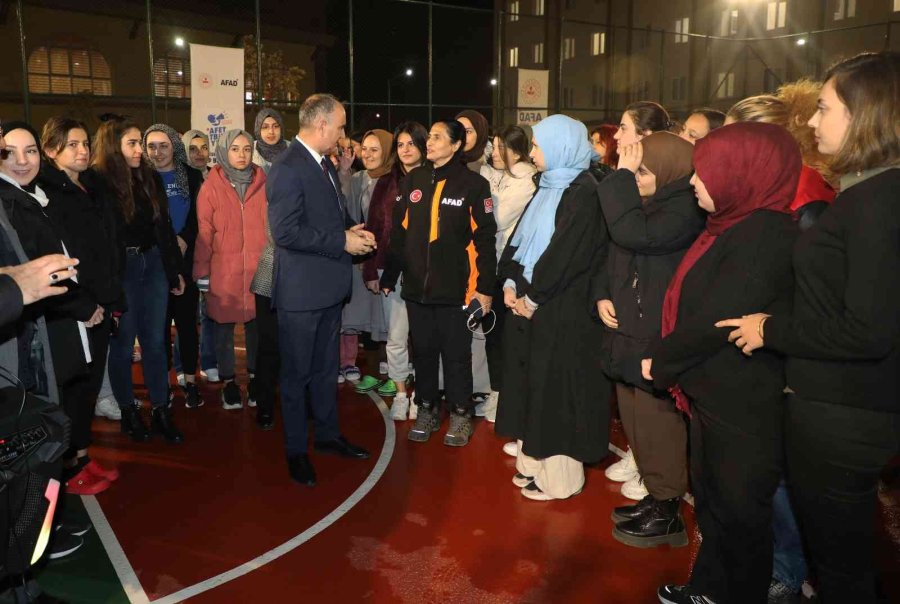 Konya’da "deprem Anı Uygulaması Ve Tahliye Tatbikatı"