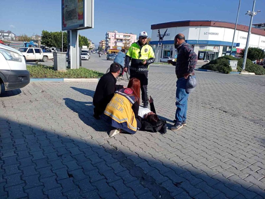 Kontrolden Çıkan Motosiklet Devrildi, Sürücü Yaralandı