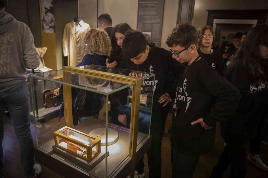 Mersinli Öğrenciler İlk Kez Anıtkabir’i Ziyaret Etti