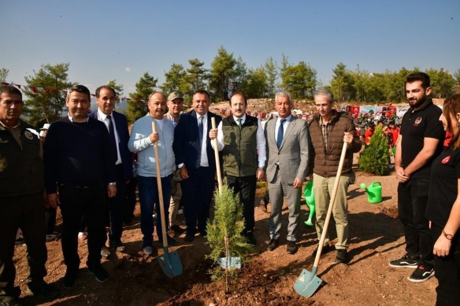 Vali Pehlivan ’fidan Dikim Etkinliği’ne Katıldı