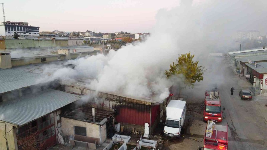 Konya’da Sanayi Sitesinde Korkutan Yangın