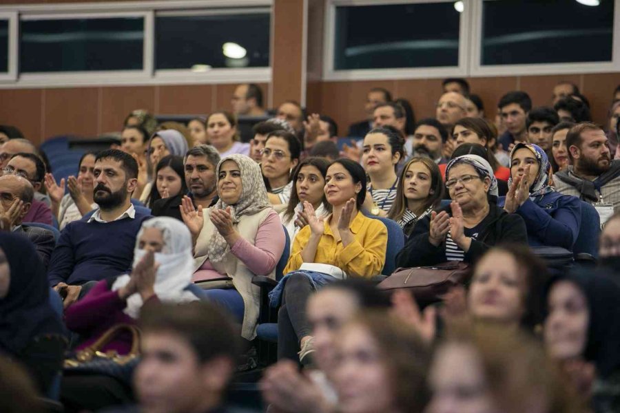 Mersin’deki Kurs Merkezlerinde Veli Buluşmaları Sürüyor