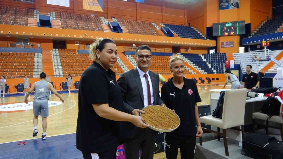 A Milli Kadın Basketbol Takımı’nın Hedefi Avrupa Şampiyonası’na Gitmek