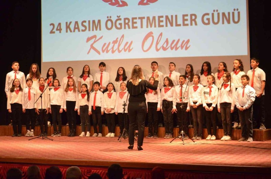 Develi’de Öğretmenler Günü Kutlandı