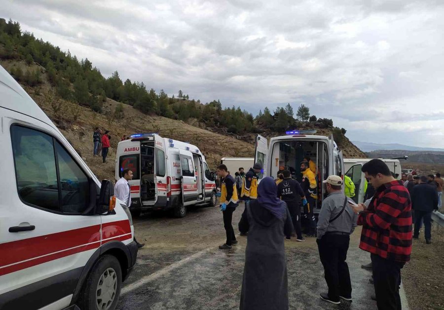 Mersin’de Yolcu Otobüsü Devrildi: 18 Yaralı