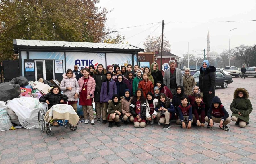 Öğrencilerden “atık Kumbaram” Projesine Tam Destek