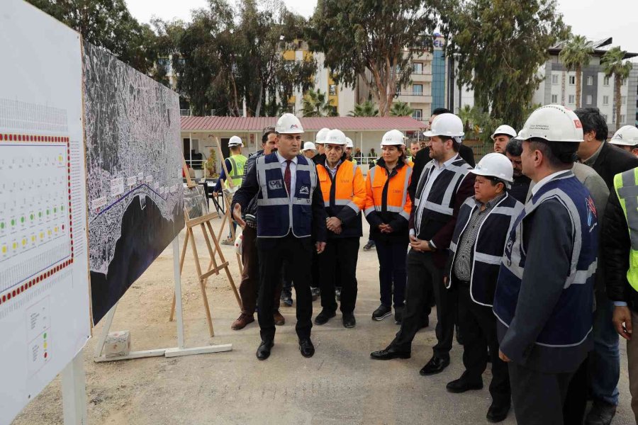 Meclis Üyeleri Mersin Metro Hattı Çalışmalarını İnceledi