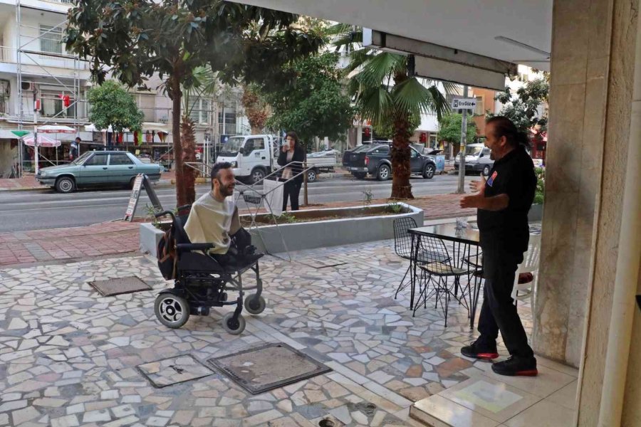 Dünyanın En Hızlı Berberinden, Dünyanın En Hızlı Yüzücüsüne ‘şampiyon Tıraşı’