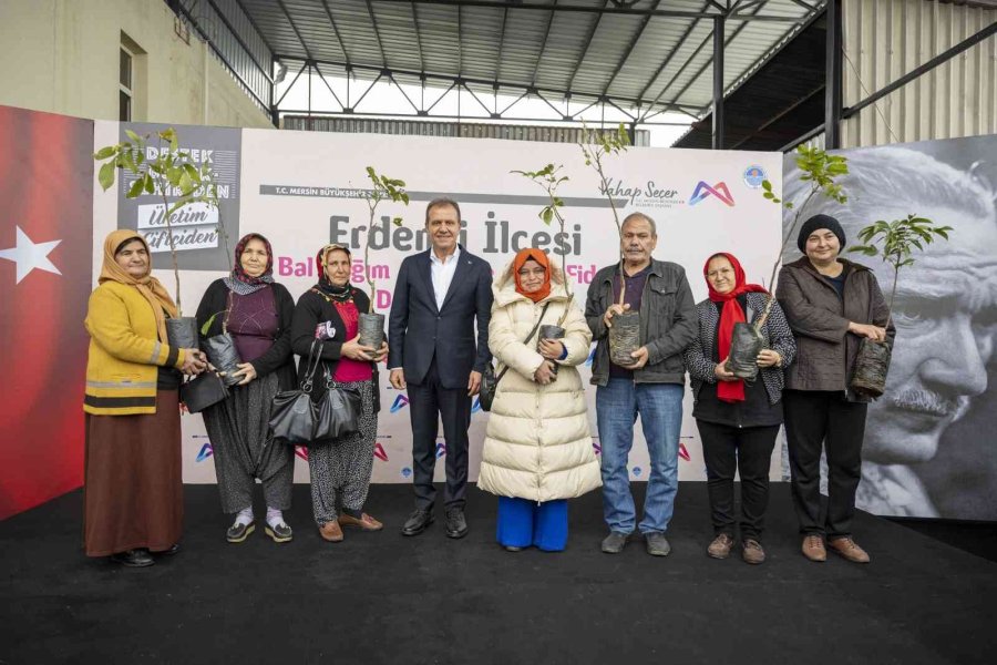 Seçer, Bal Sağım Çadırı Ve Ceviz Fidanı Dağıtım Törenine Katıldı