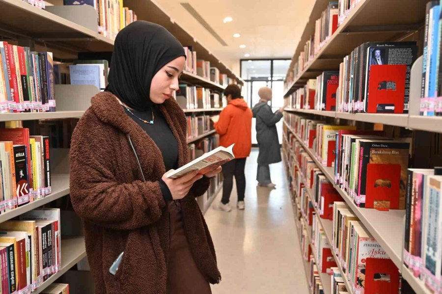 Selçuklu’da Yeni Nesil Şehir Kütüphanesi Faaliyetlerine Başladı