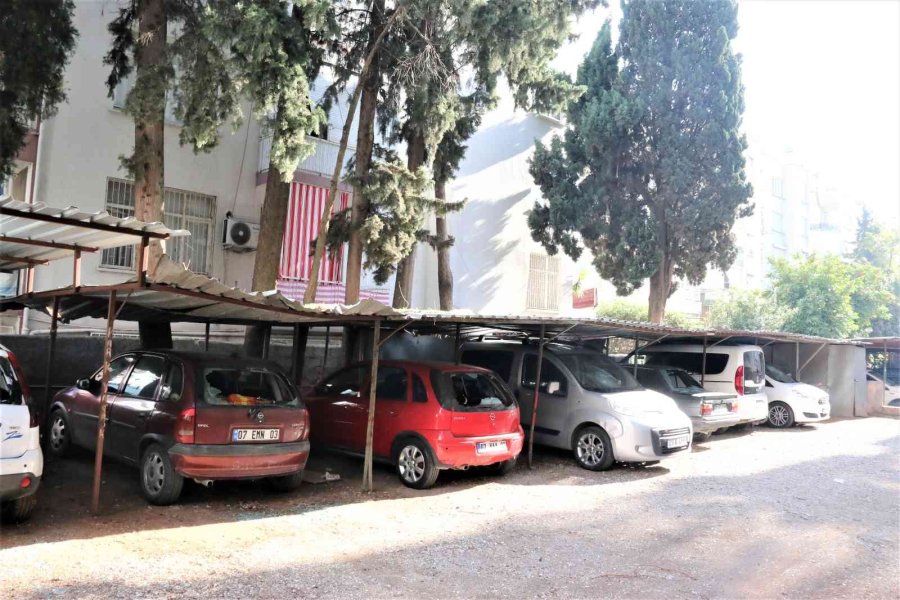 Antalya’da Apartman Sakinlerine Komşu Şoku