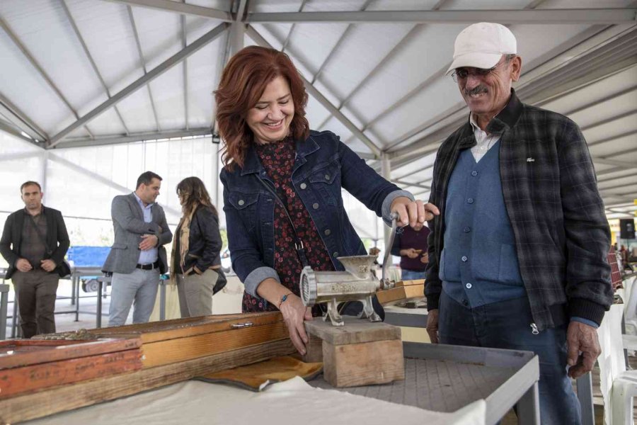 Mersin’in İlk ’antika Pazarı’ Açıldı