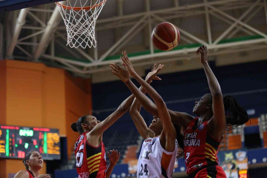 Çukurova Basketbol, Evinde Farklı Kazandı